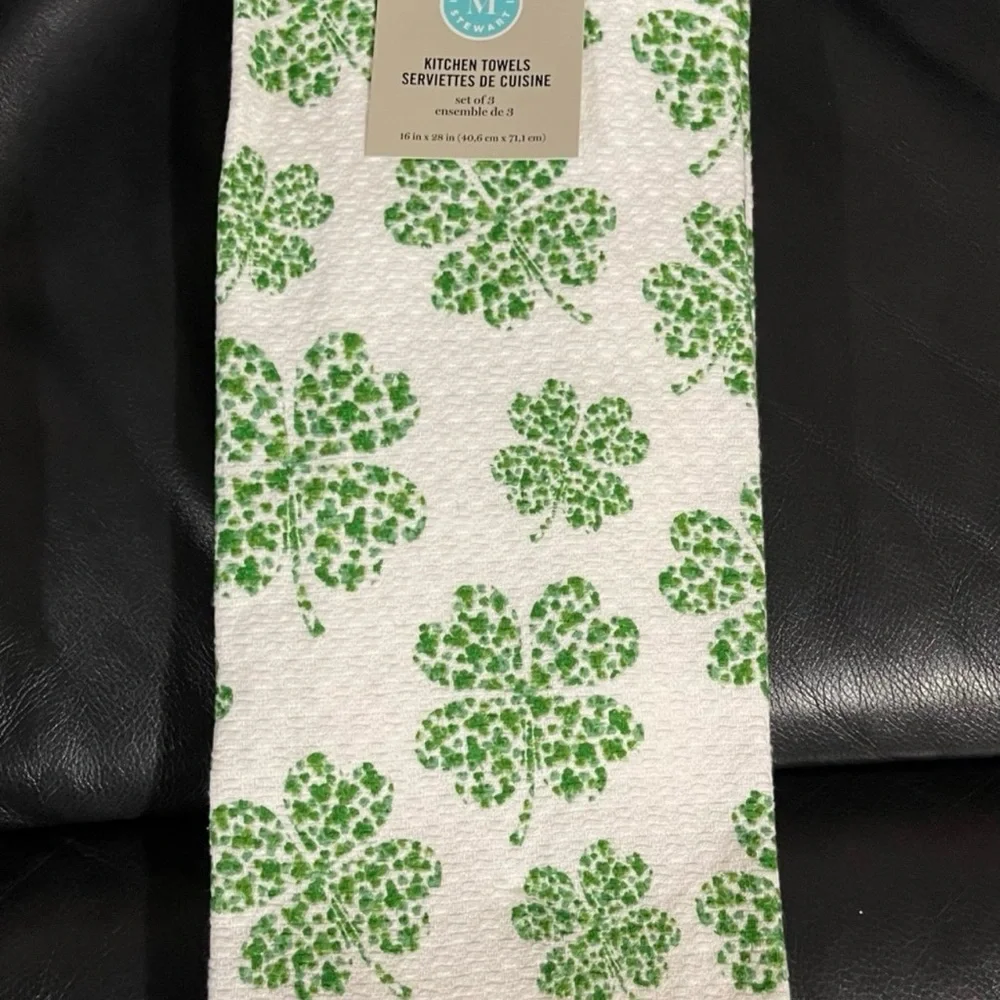 Martha Stewart St Patricks Shamrocks Kitchen Towels, Set of 3